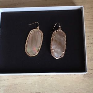 Kendra Scott Ellie gold earrings